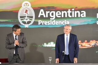 Massa sorprende con un nuevo blanqueo para pagar importaciones