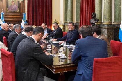 Sergio Massa recibió ayer a miembros del Directorio de la Corporación Vitivinícola Argentina en Diputados