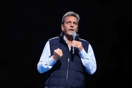Sergio Massa se lanzó como precandidato a presidente con Agustín Rossi como vice