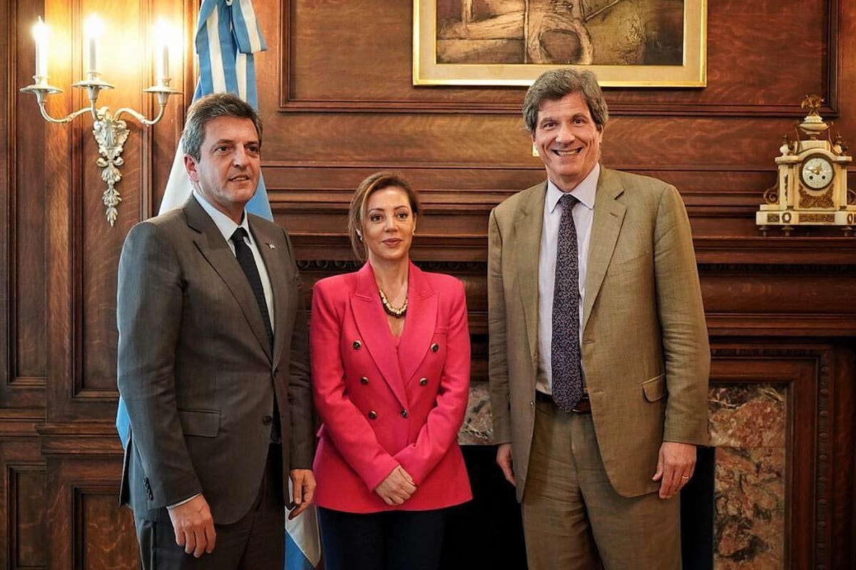 Sergio Massa se reunió en Washington con el subsecretario de Economía y Energía del Departamento de Estado de EEUU, José Fernández. También participó la secretaria de Energía, Flavia Royón.