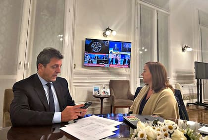 Sergio Massa y Cecilia Moreau, ayer en el despacho de la presidenta de la Cámara de Diputados