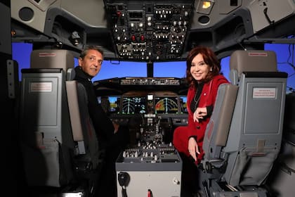 Sergio Massa y Cristina Fernández de Kirchner en Ezeiza