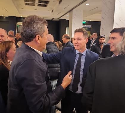 Sergio Massa y el banquero Jorge Brito coincidieron en un homenaje a De la Sota que reunió a dirigentes del peronismo