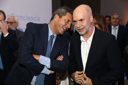 Sergio Massa y Horacio Rodríguez Larreta en la cena de Conciencia en 2022