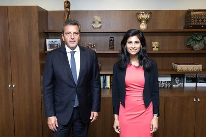 Sergio Massa y la subdirectora del FMI, Gita Gopinath.