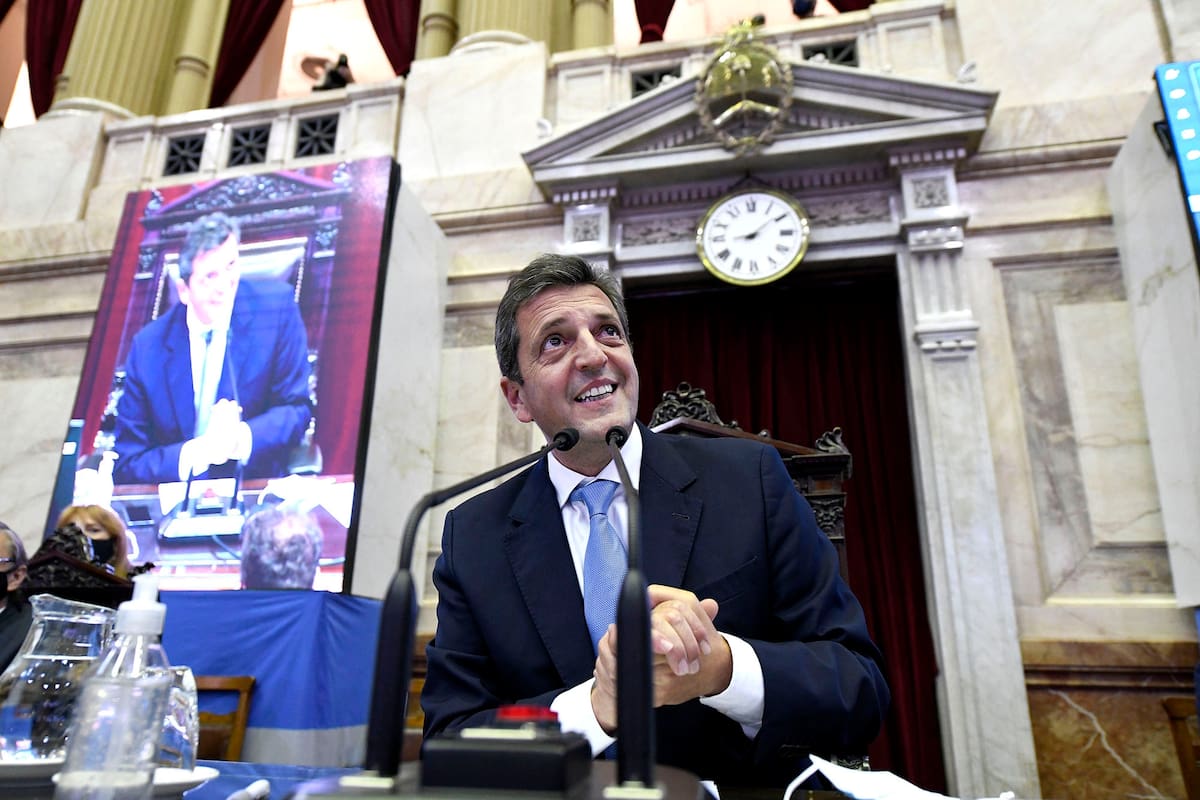 Sergio Massa y Martín Guzmán en el debate por el impuesto a las fortunas, en Diputados