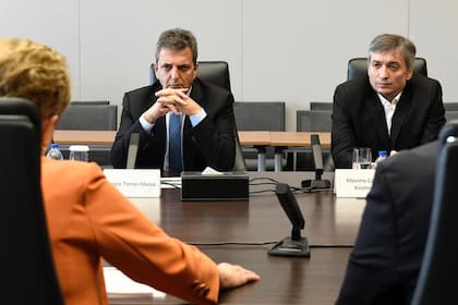 Sergio Massa y Máximo Kirchner junto a Dilma Rousseff en Shanghai