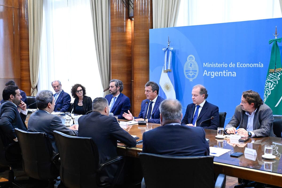 Sergio Massa y otros funcionarios se reunieron con representantes de Arabia Saudita