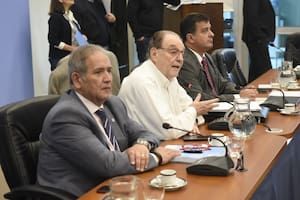 Sergio Palazzo, junto a Carlos Heller y Marcelo Casaretto, autoridades de la Comisión de Presupuesto de la Cámara de Diputados