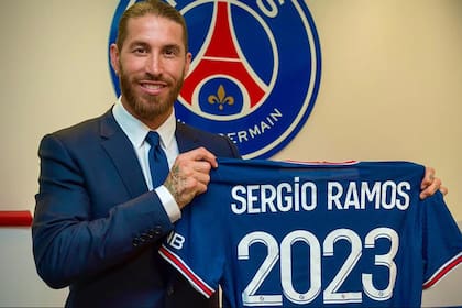 Sergio Ramos firmó un contrato por dos años con PSG