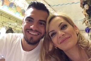 Sergio Romero, flamante arquero de Boca, y Eliana Guercio, su mujer; la ex modelo fustigó a Racing en redes sociales y contó que el arquero no había recibido ninguna propuesta de la Academia en 15 años