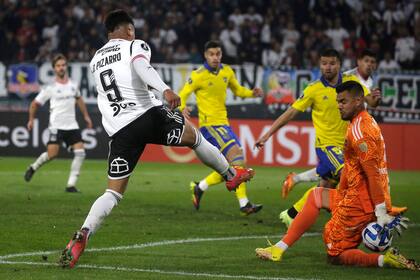 Sergio Romero y una atajada clave para el triunfo de Boca en la cancha de Colo Colo, por la Copa Libertadores 2023