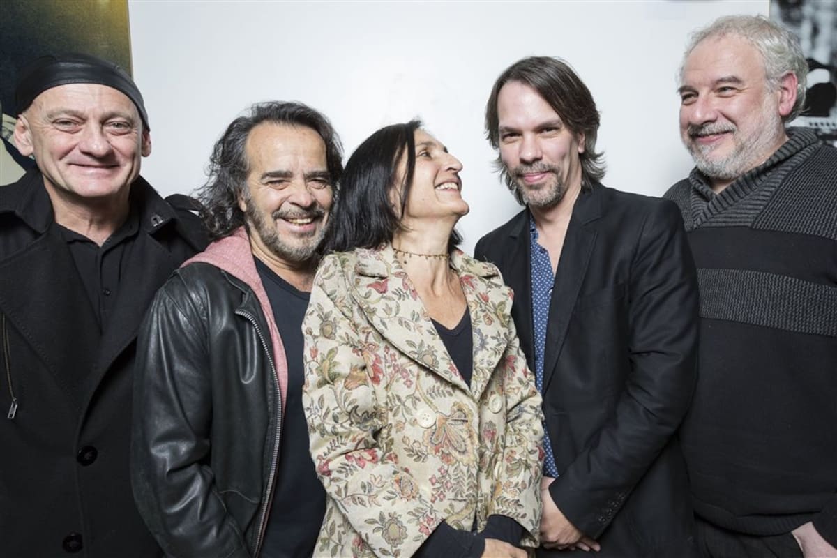 Sergio Vainikoff, Martín Bianchedi, Carmen Baliero, Diego Penelas y Diego Vila; abajo, Rony Keselman