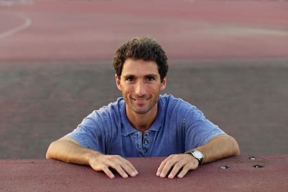Sergio Vigil, en sus comienzos como entrenador del seleccionado femenino de hockey sobre césped en 1997