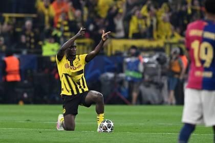 Serhou Guirassy , el autor de los tres tantos de Borussia Dortmund; el guineano asustó a Barça, pero no le alcanzó.