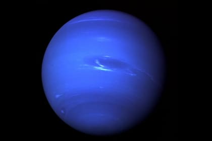 "Sería al menos del tamaño de Neptuno, potencialmente tan grande como Júpiter y estaría más cerca de Vega que Mercurio del Sol", dijo Hurt