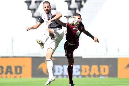 Leonardo Bonucci, defensor de Juventus, no podrá jugar por tener coronavirus; fue en el viaje con la selección italiana