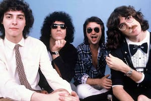 Serú Girán en sus comienzos, cuando arreciaban las críticas y su música no era comprendida: Pedro Aznar, Oscar Moro, David Lebón y Charly García