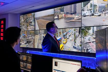 Servicio Secreto de Estados Unidos desmantela una estructura que podía colapsar red móvil en Nueva Y