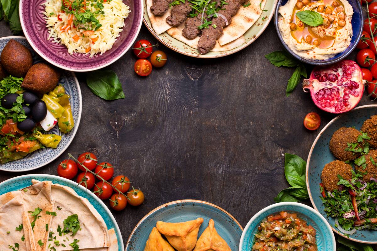 Sésamo, especias y una intensidad de sabores conforman muchos de los platos de la gastronomía israelí.