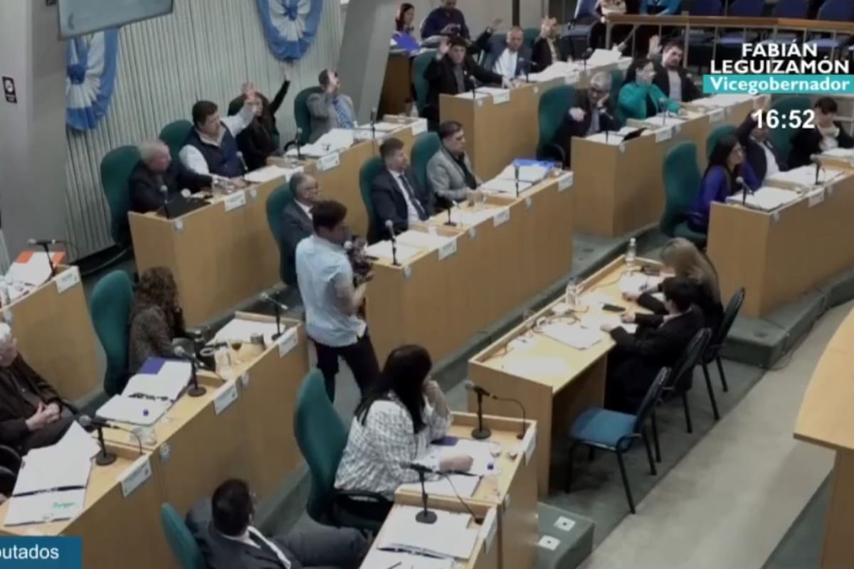 Sesión de la legisltura santacruceña donde se amplió el Tribunal Superior de Justicia.