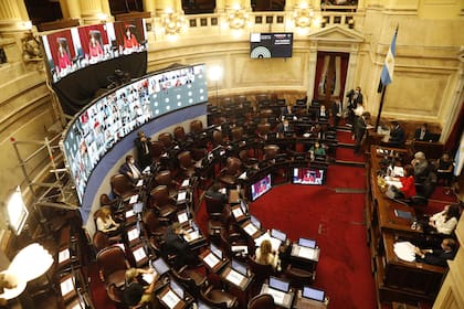 Sesión en la cámara del Senado del Congreso de La Nación, donde se trató el proyecto de ley de impuesto a las ganancias