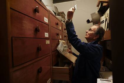 Sessa en su archivo