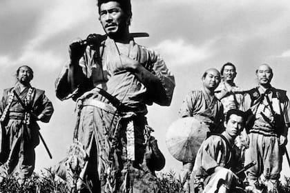 Toshiro Mifune al frente de Los 7 samuráis