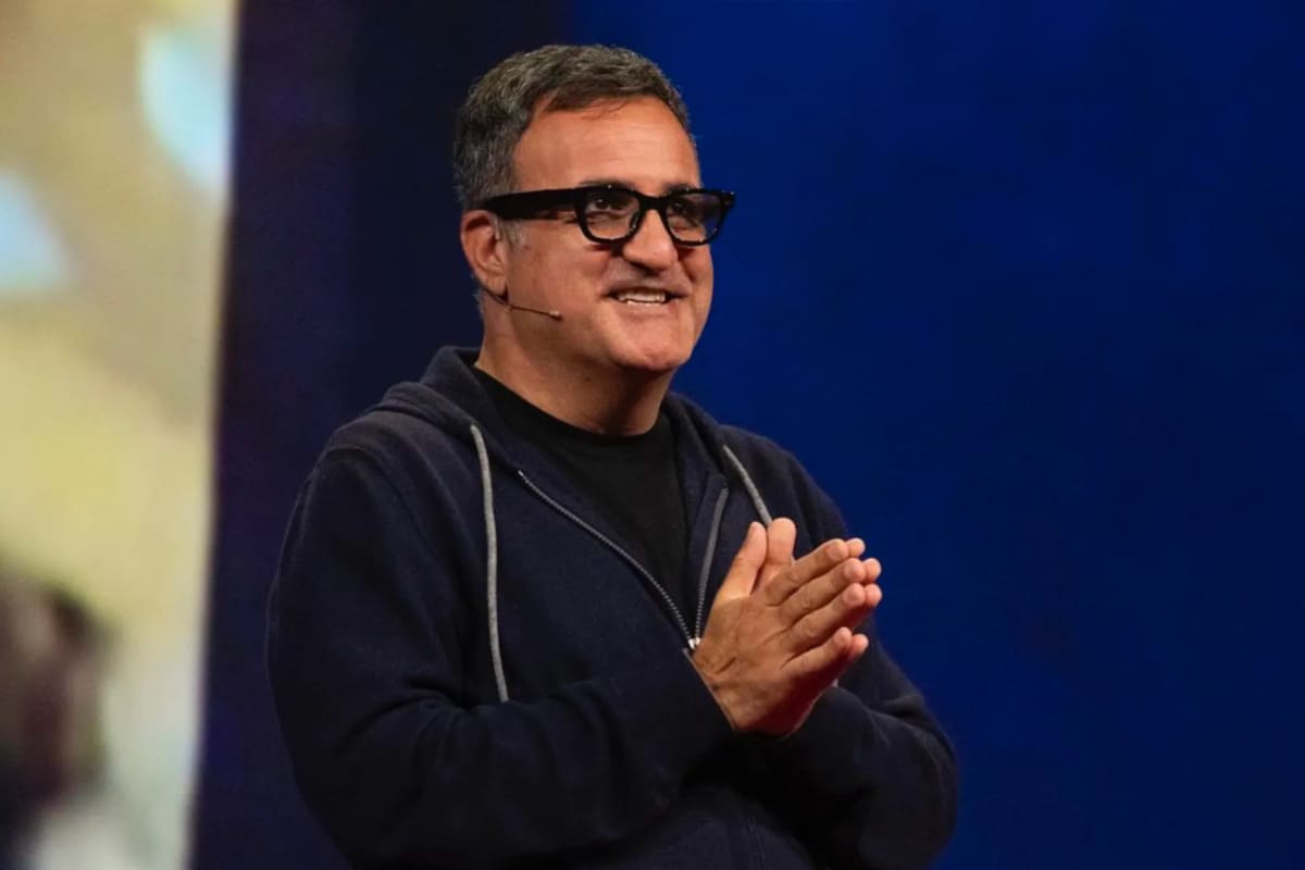 Shahram Izadi mostró un prototipo de anteojos de realidad aumentada de Google en una charla TED en Toronto