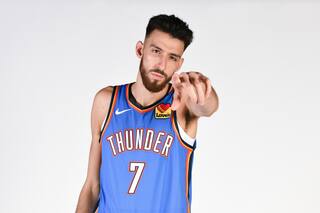 Shai Gilgeous-Alexander y el Thunder buscan defender su título de la NBA con caras conocidas