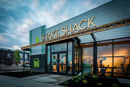 Shake Shack decidió cerrar nueve de sus locales con bajo rendimiento (Nation's Restaurant News)