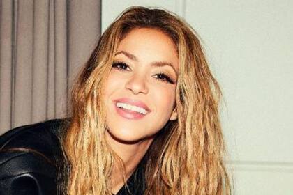 Shakira baraja y da de nuevo