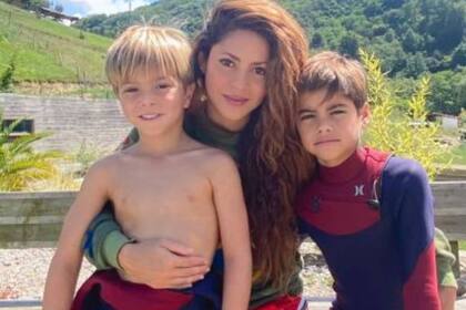 Shakira habló sin tapujos con Jimmy Fallon de su rol de madre: “Avergüenzo a mis hijos”