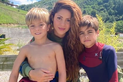Shakira junto a sus dos hijos, Milan y Sasha