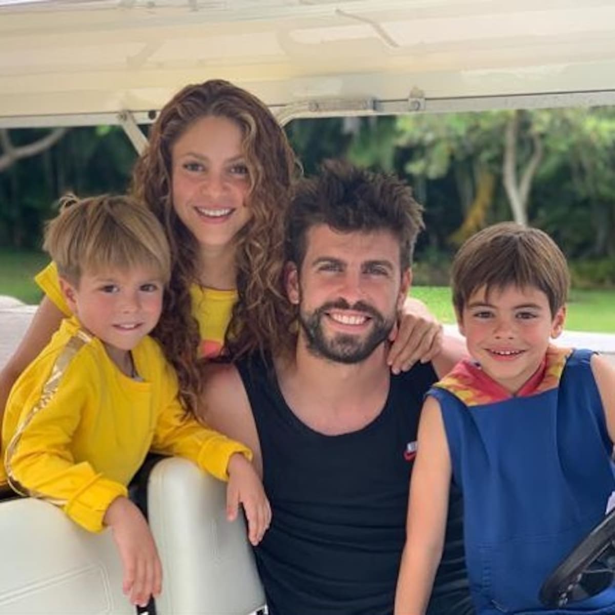 Theo LA NACION, Shakira được cho là gặp khó khăn trong việc rời Tây Ban Nha cùng Milan và Sasha.