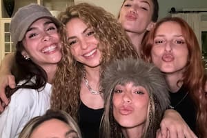 Shakira y Tini Stoessel se juntaron con amigas y lanzaron un mensaje sobre la soltería que causó furor