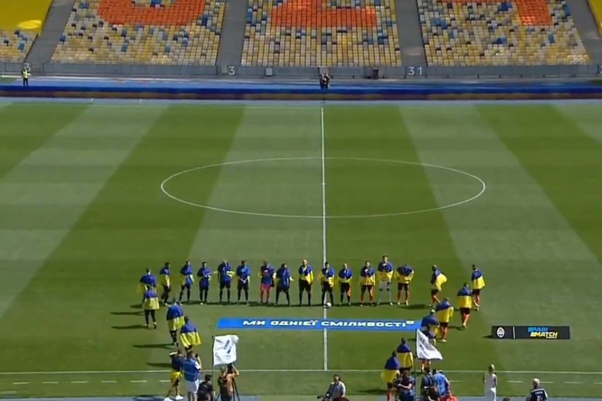 Shaktar Donetsk y Metalist 1925 jugaron en Kiev, lejos de sus ciudades y seis meses después de iniciada la guerra; la Premier League de Ucrania se puso en marcha, pese a todo