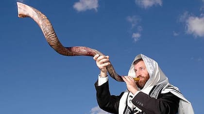 El Rosh Hashaná o año nuevo judío se inaugura con 100 toques del shofar.