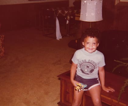 Shane nació en Oregón, pero vivió su infancia en Texas