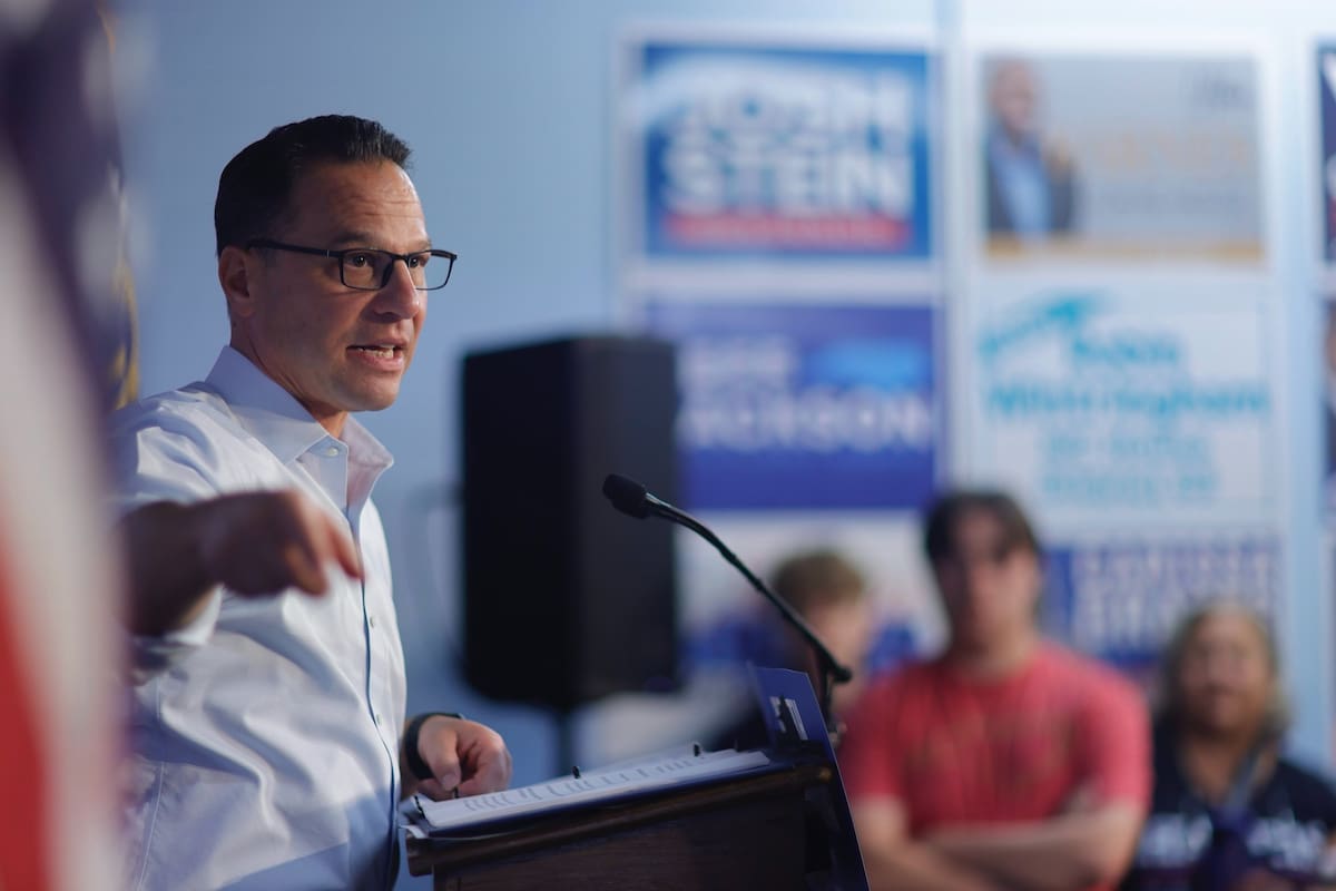 Shapiro es uno de los gobernadores que apoya a Kamala Harris