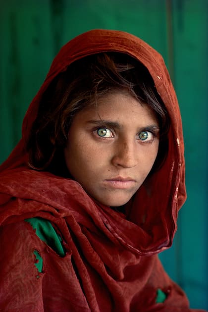 Sharbat Gula, niña afgana. Peshawar, Paquistán, 1984