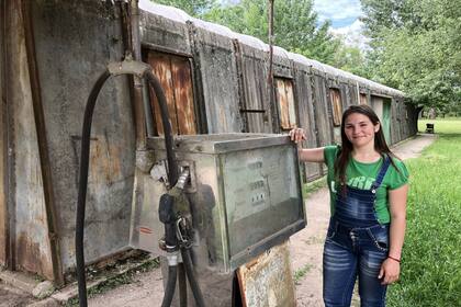 Sharon Falcón, en la vieja estación de servicio del Sommer