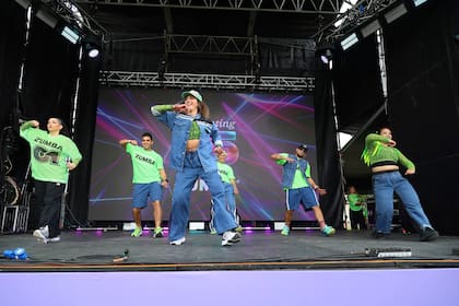 Sharon Silva puso a todos a bailar