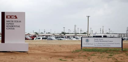 Shaw y su hijo están detenidos en el Centro de Procesamiento de Inmigración de Diley, en el sur de Texas