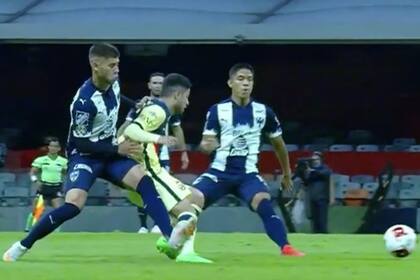 Shayr Mohamed, el hijo del Turco Antonio Mohamed, debutó en primera división y lo expulsaron a los 39 segundos