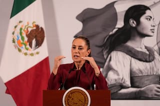 Sheinbaum califica de "injerencia" la revocación de visas de EE.UU. a políticos mexicanos