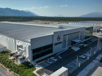 Sheinbaum espera abrir 100 parques industriales en todo el país