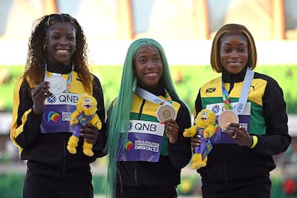 Shericka Jackson, Shelly-Ann Fraser-Pryce y Elaine Thompson-Herah, los "rayos" de Jamaica