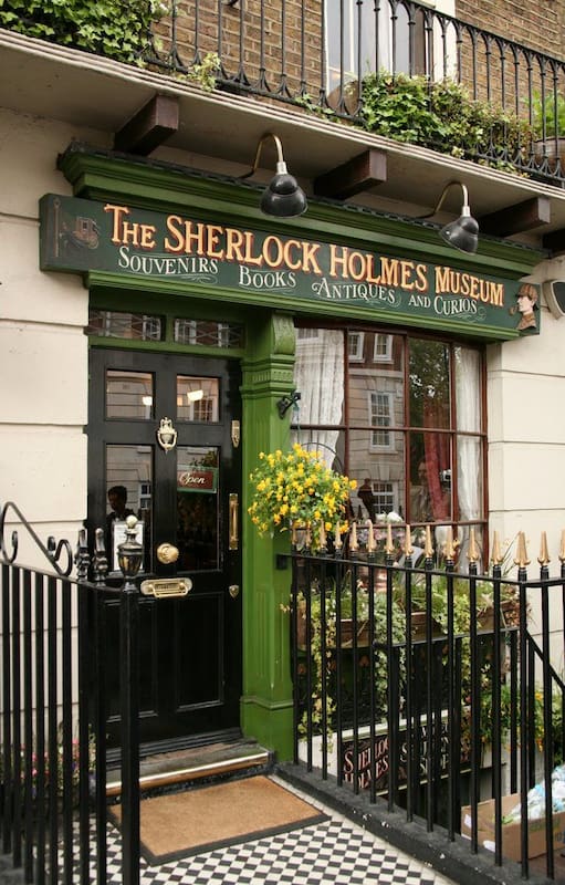 Sherlock Holmes museum . Londres