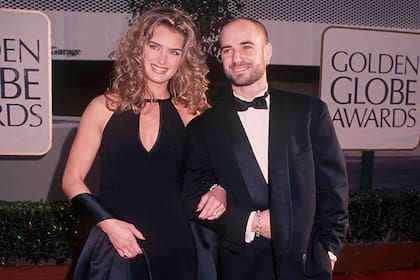 Shields Brooke y Andre Agassi, enamorados, en 1996